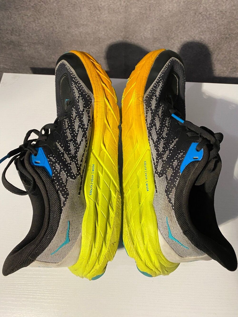 HOKA Speedgoat 5 Women's Trail Running Shoes Size 9B Vibram Megagrip Black - Picture 6 of 8